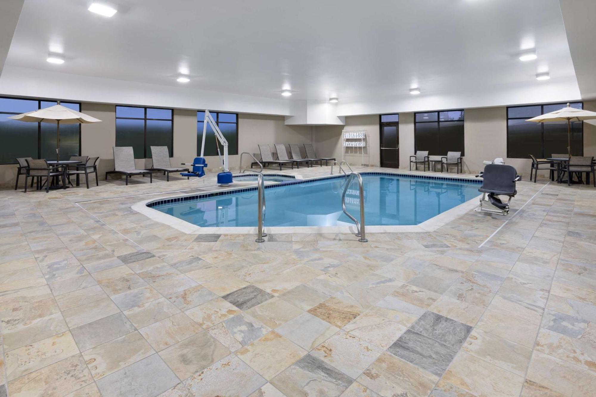 Hampton Inn Cleveland-Airport/Tiedeman Road Brooklyn Exteriör bild